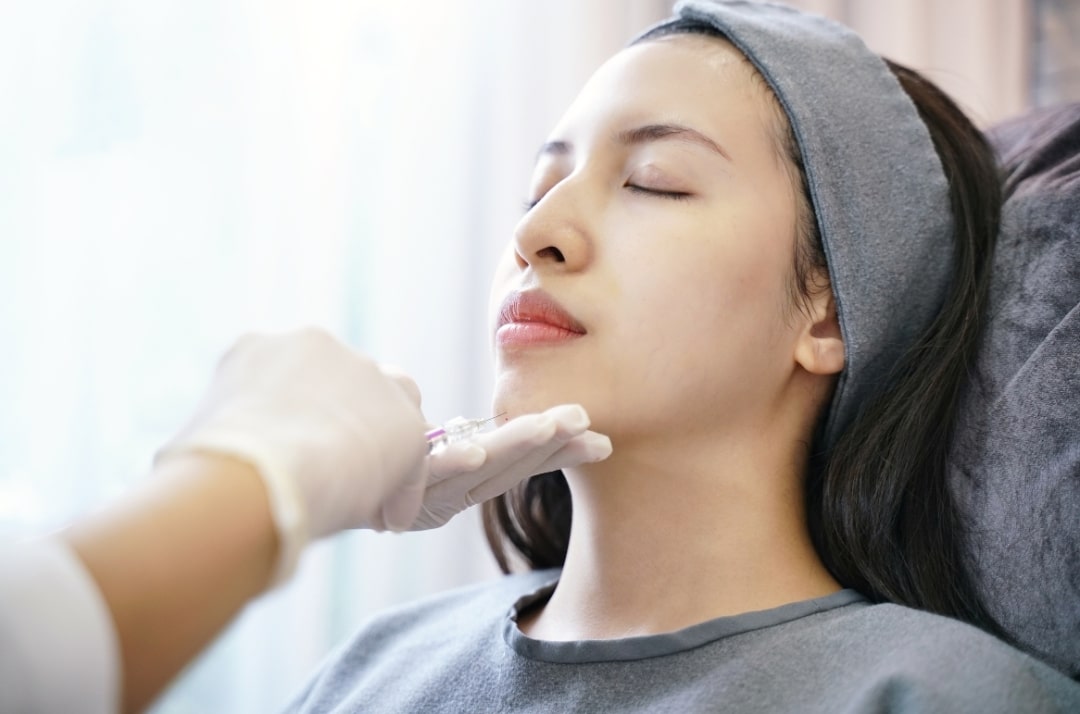 woman receiving wrinkles treatment