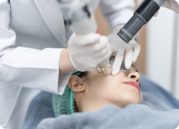 Lasers woman doing laser treatment