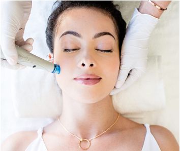 woman doing hydrafacial