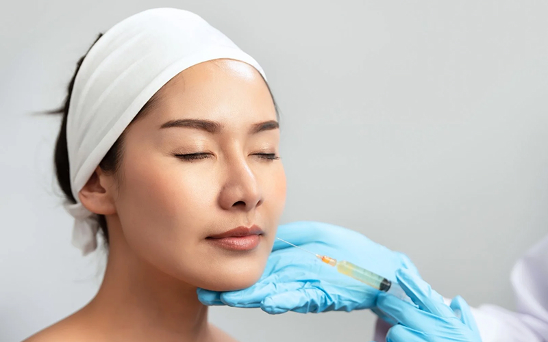 Doctor administering Aeon Medical PN skin booster injection treatment.