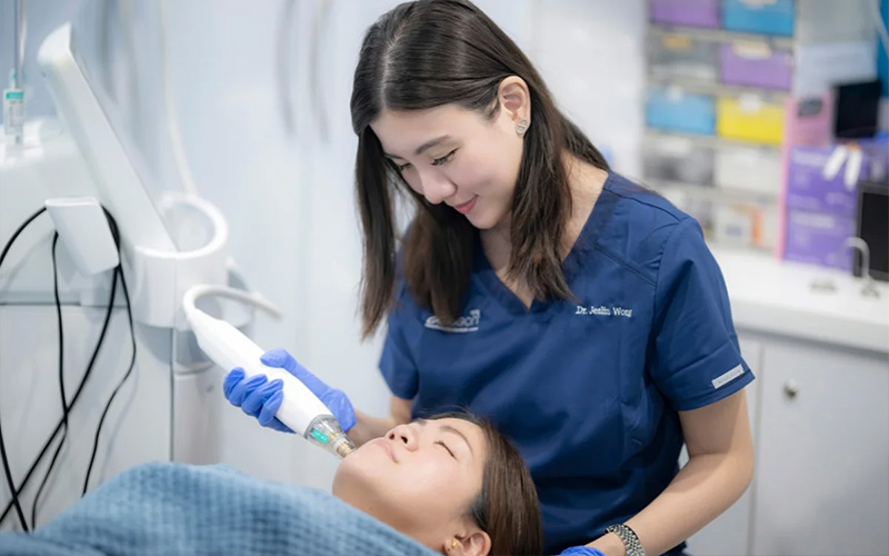 Doctor consulting with a patient in a clinic.